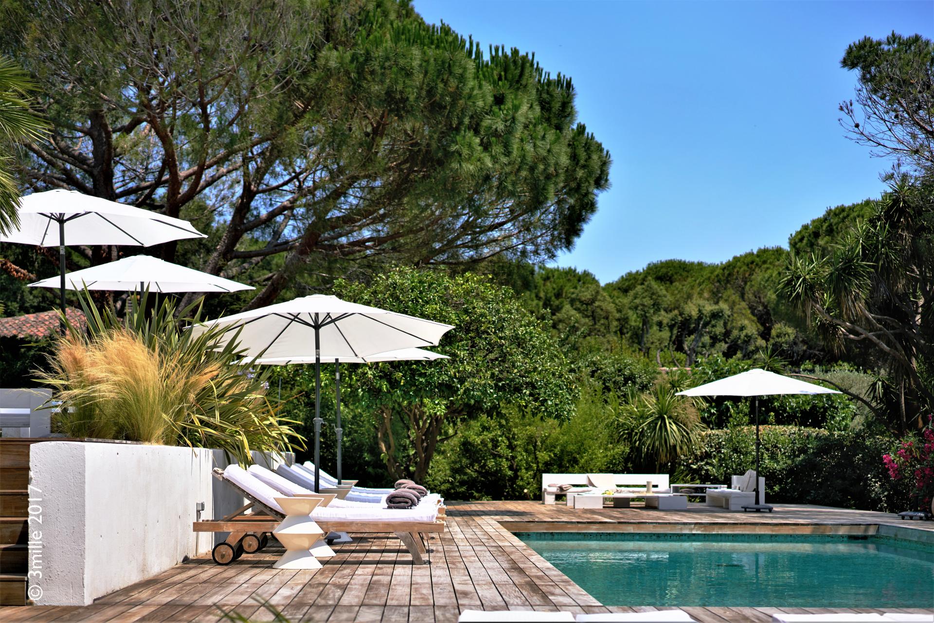 A  SWIMMING POOL IN A VILLA TO RENT IN THE DOMAIN DES PARCS