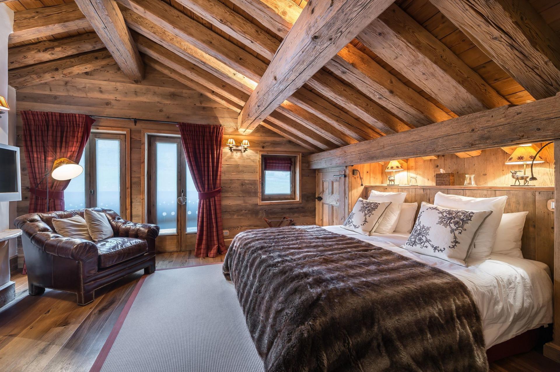 ANOTHER GUEST BEDROOM IN CHALET BELLECOTE