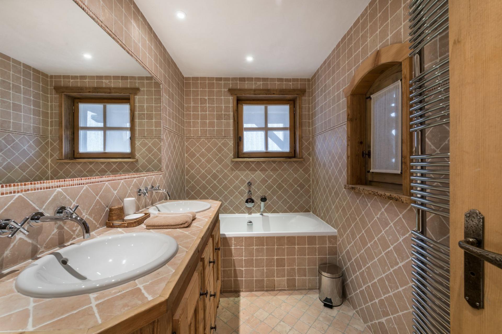 ANOTHER BATHROOM IN CHALET BELLECOTE IN THE FRENCH ALPS